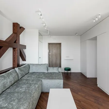 Apartment With Terrace In The City Center